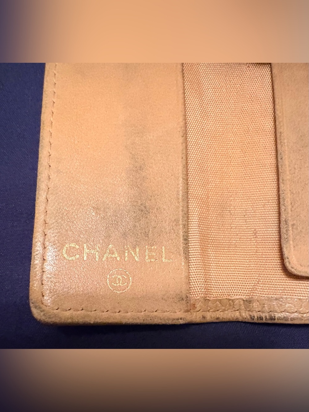 Vintage CHANEL Timeless CC Beige Caviar Leather 6 Key Case Card 8 Series - Picture 7 of 16
